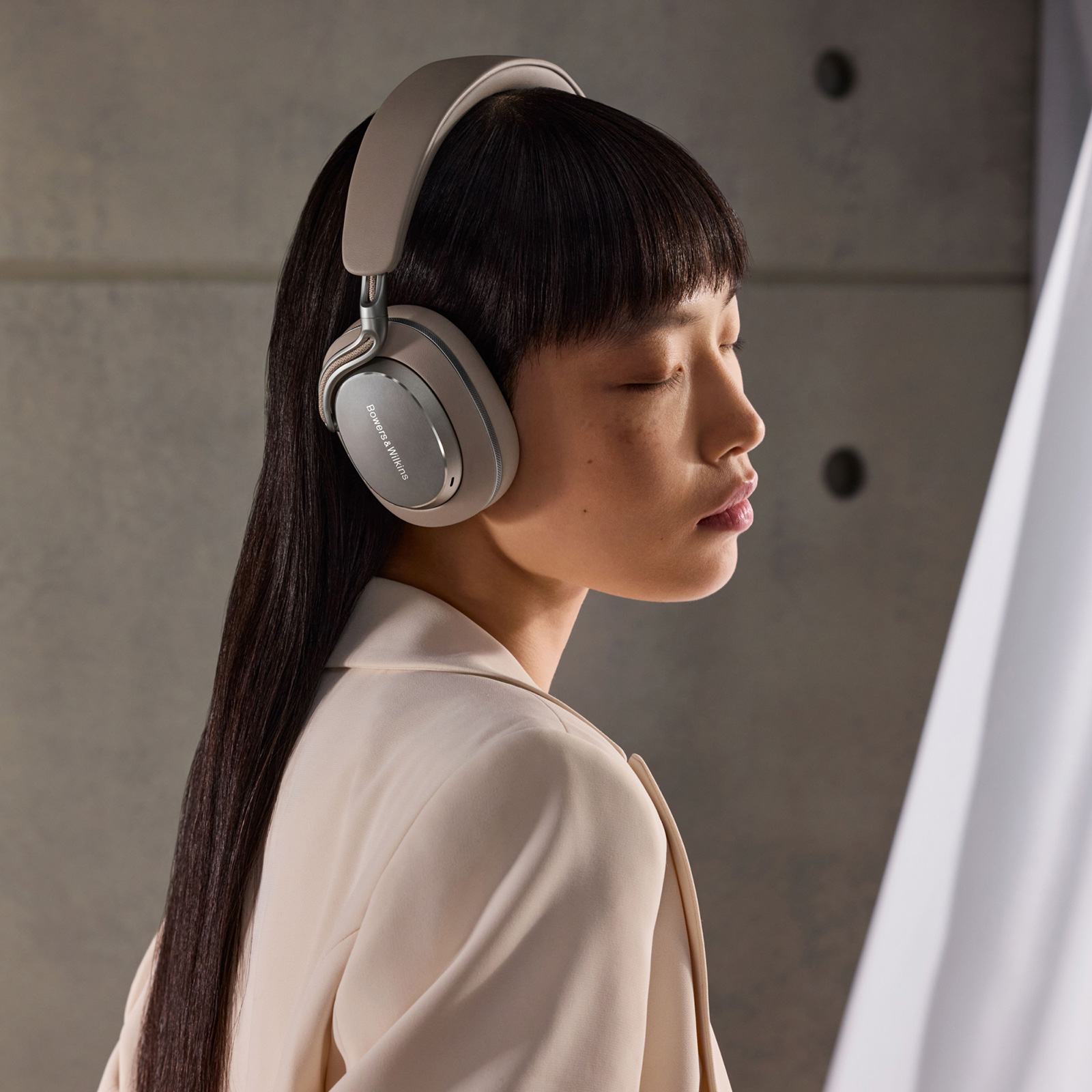 Bowers & Wilkins Px8 S2: Flagship Wireless ANC Headphones 14 20250924123748 2025 09