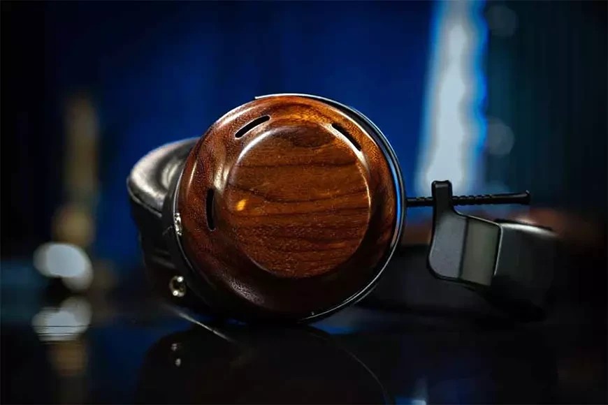 ZMF Ori 3.0: A Modern Revival of a Planar Classic 8 The ZMF Ori 3.0 full-size headphones feature 80mm planar drivers