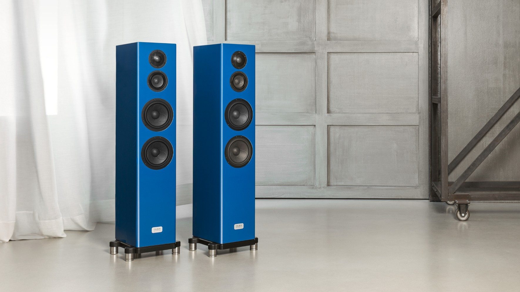 Auer Acoustics Versura V2: High-End Tankwood Floorstanders with Natural Sound Precision 13 20251014094422 2025 10