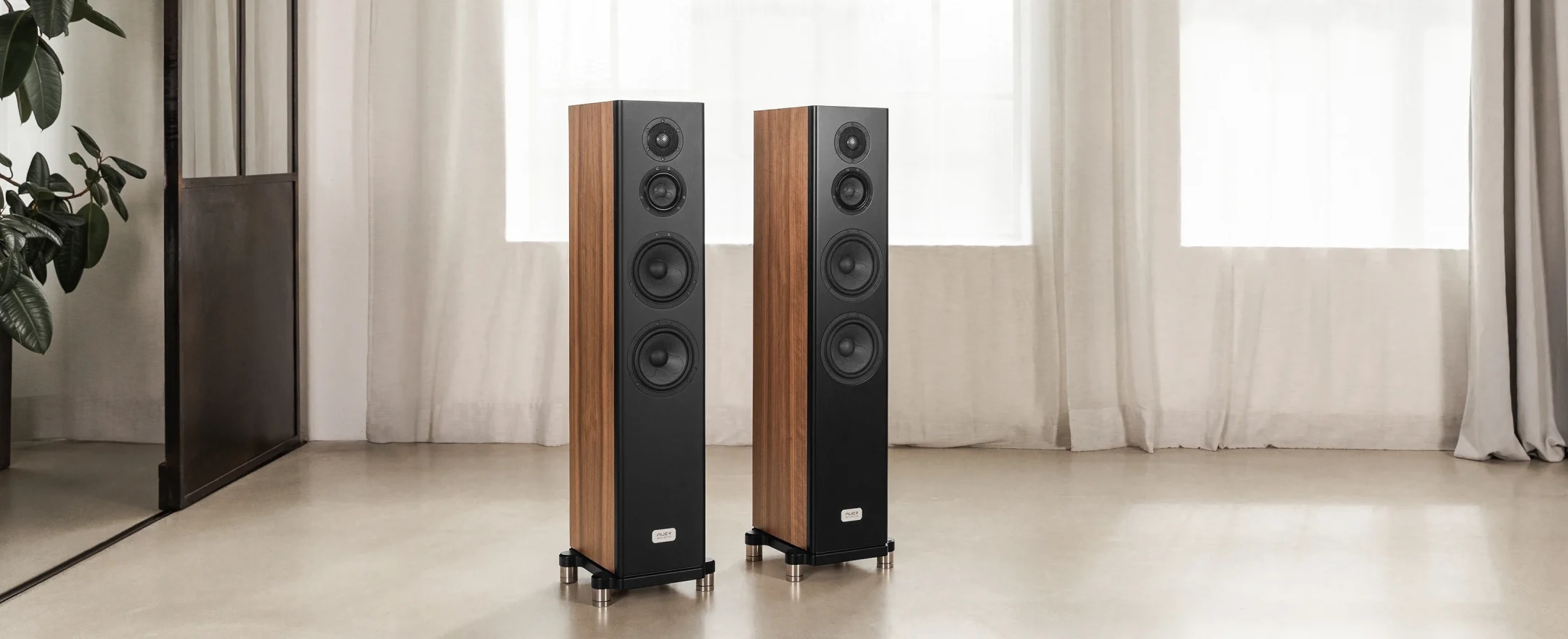 Auer Acoustics Versura V2: High-End Tankwood Floorstanders with Natural Sound Precision 8 20251014094422 2025 10