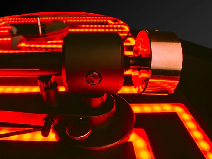 Pro-Ject Audio Launches Elvis Presley Turntable with LED Design and Sumiko Cartridge 8 20251014174653 2025 10 14 pro