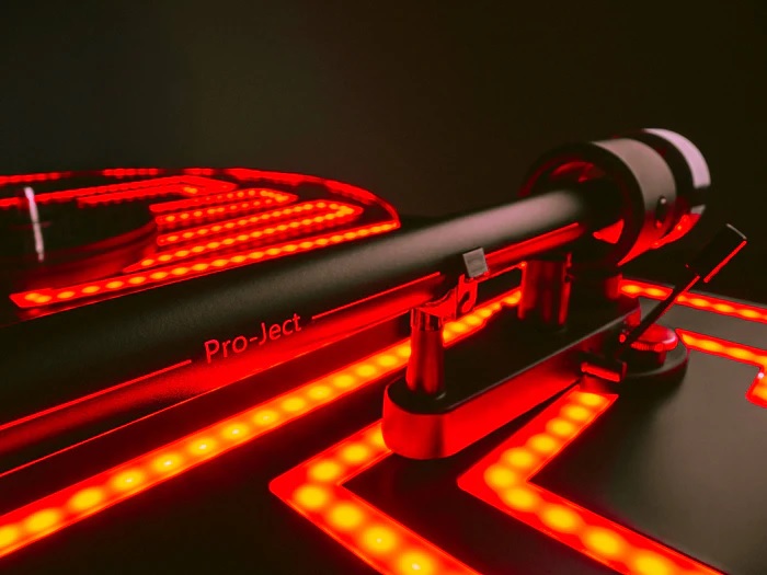Pro-Ject Audio Launches Elvis Presley Turntable with LED Design and Sumiko Cartridge 9 20251014174653 2025 10 14 pro