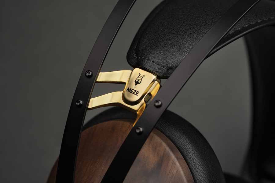 Meze 99 Classics V2: Next-Generation Wooden Headphones Revive an Audiophile Icon 10 20251029145725 2025 10