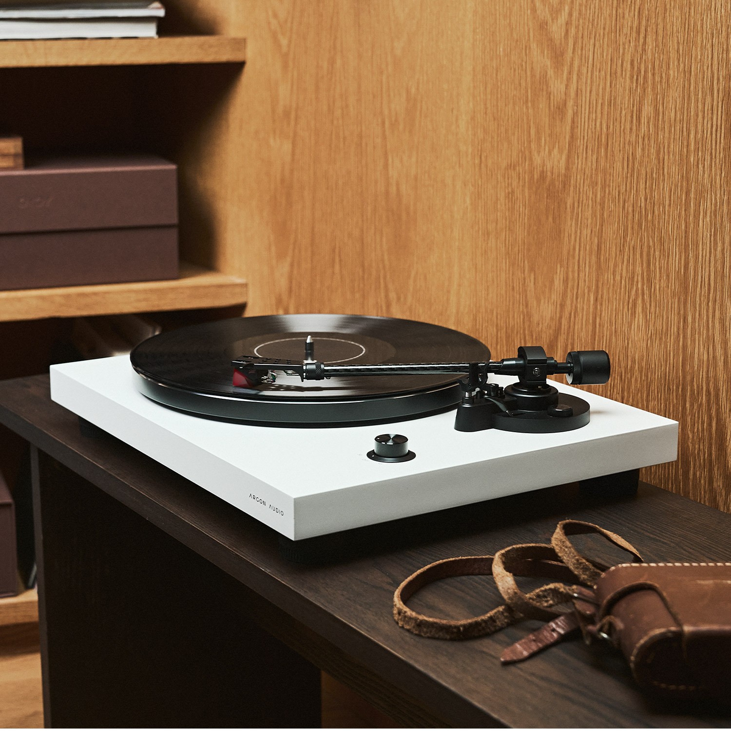 Argon Audio TT-3 Plus: A Modern Classic for Vinyl Lovers 8 Argon Audio TT-3 Plus is available in lacquer or real wood veneer finish. Dust cap and RCA cable included.