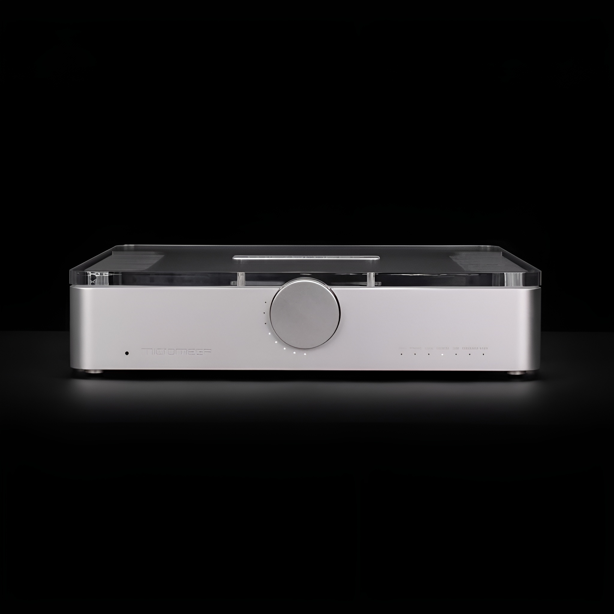 M-Amp Solo: Retro-Inspired French Integrated Amplifier Reborn for Modern Audiophiles 8 The device is built using a dual-mono topology, delivering 2 x 85W at 8 ohms or 2 x 105W at 4 ohms in Class AB.