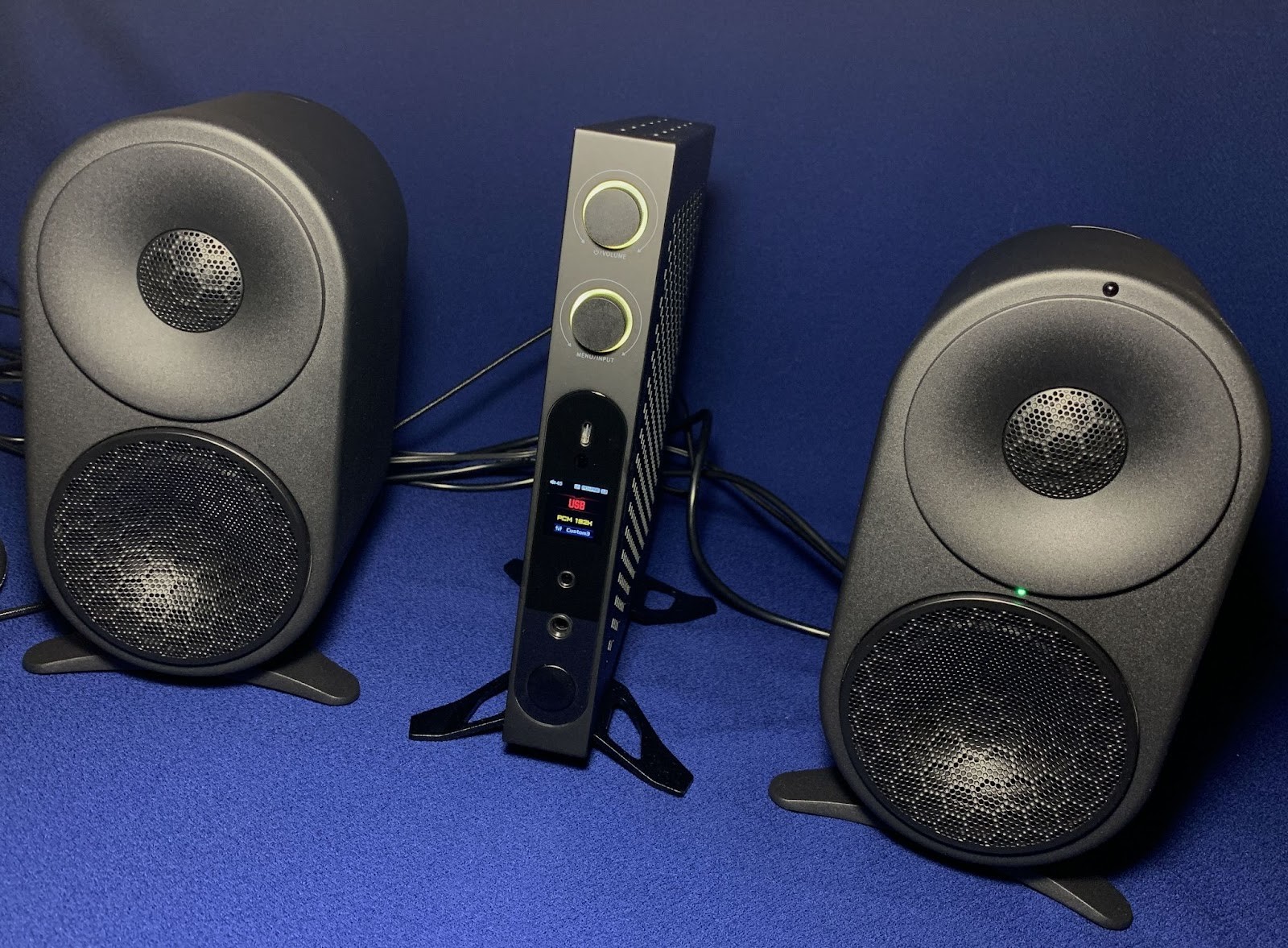 FiiO K19 Review: A No-Compromise Flagship DAC & Headphone Amplifier 18 As for the sound, the Shanling S0 impresses with its versatility. Genre-wise, the speakers are suitable for most musical genres thanks to their deep and fast bass, smooth midrange and well-detailed high frequencies.