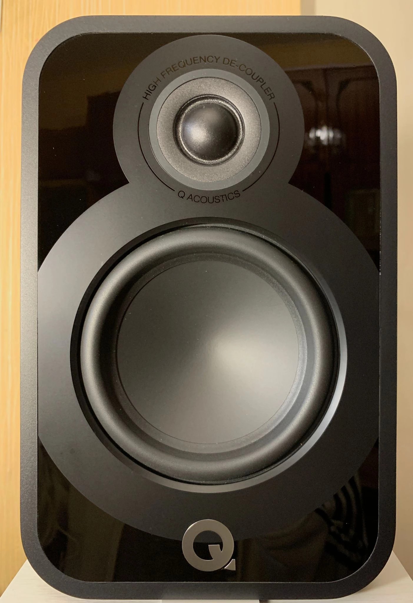 Q Acoustics Q 5020 Review: Fast, Detailed British Bookshelf Speakers 14 Since this is a passive speaker, it definitely needs an amplifier - in my case, it was the Arcam A15, which occupies a middle place in the brand's lineup.