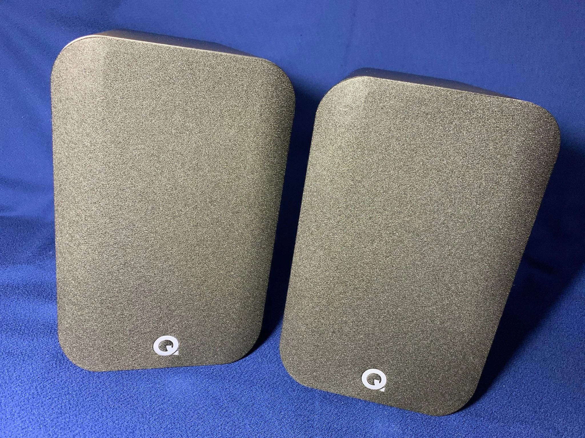 Q Acoustics Q 5020 Review: Fast, Detailed British Bookshelf Speakers 11 The Q Acoustics 5020 comes with acoustic grills that can be installed to give the speakers a more minimalist look or better blend in with the interior.