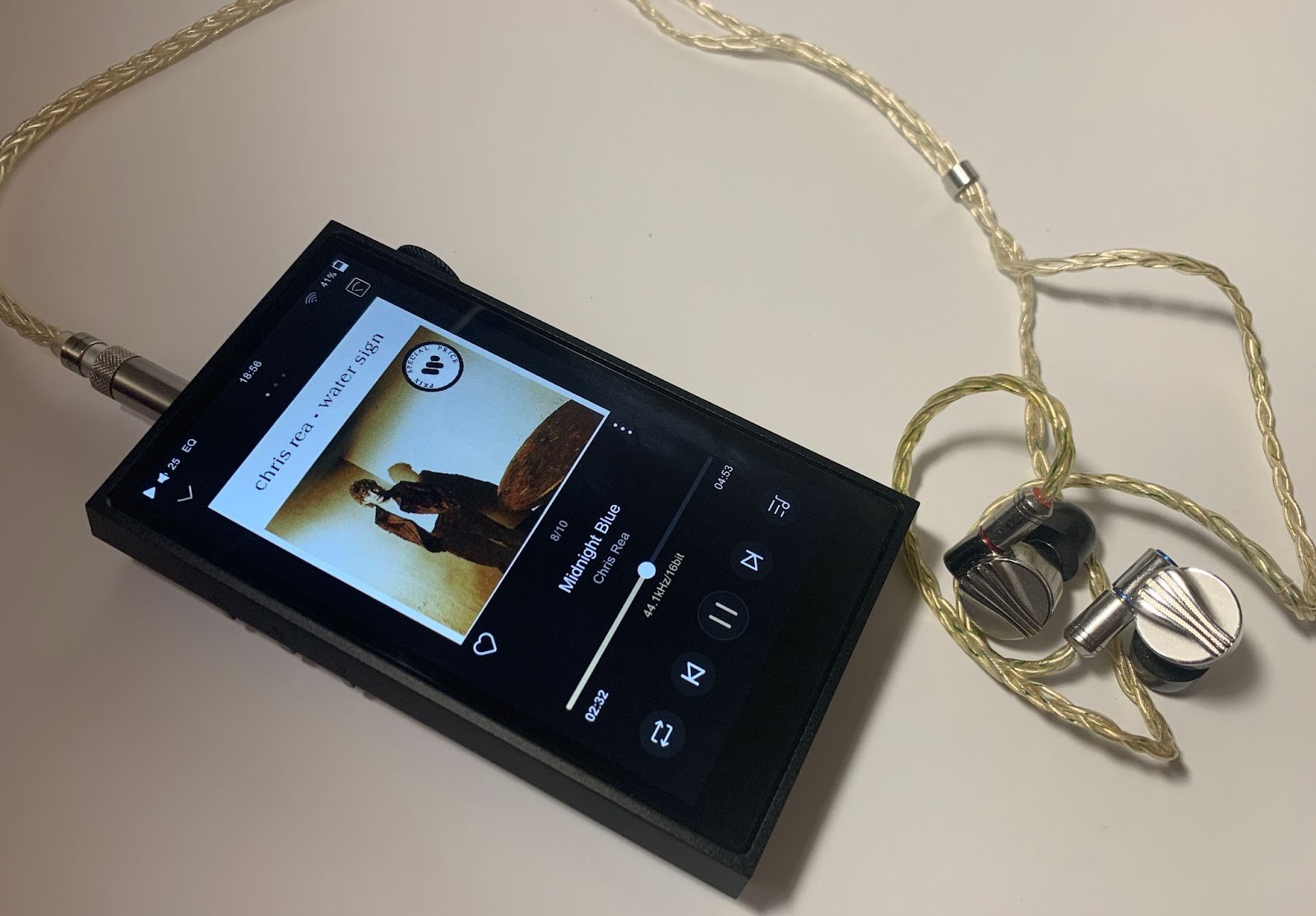 Shanling M5 Ultra Review: A Pure Hi-Fi Player for Those Who Just Want the Music 14 The player did not radically change the character of the FD5, but made the sound more comfortable, while retaining all the main strengths of the headphones.
