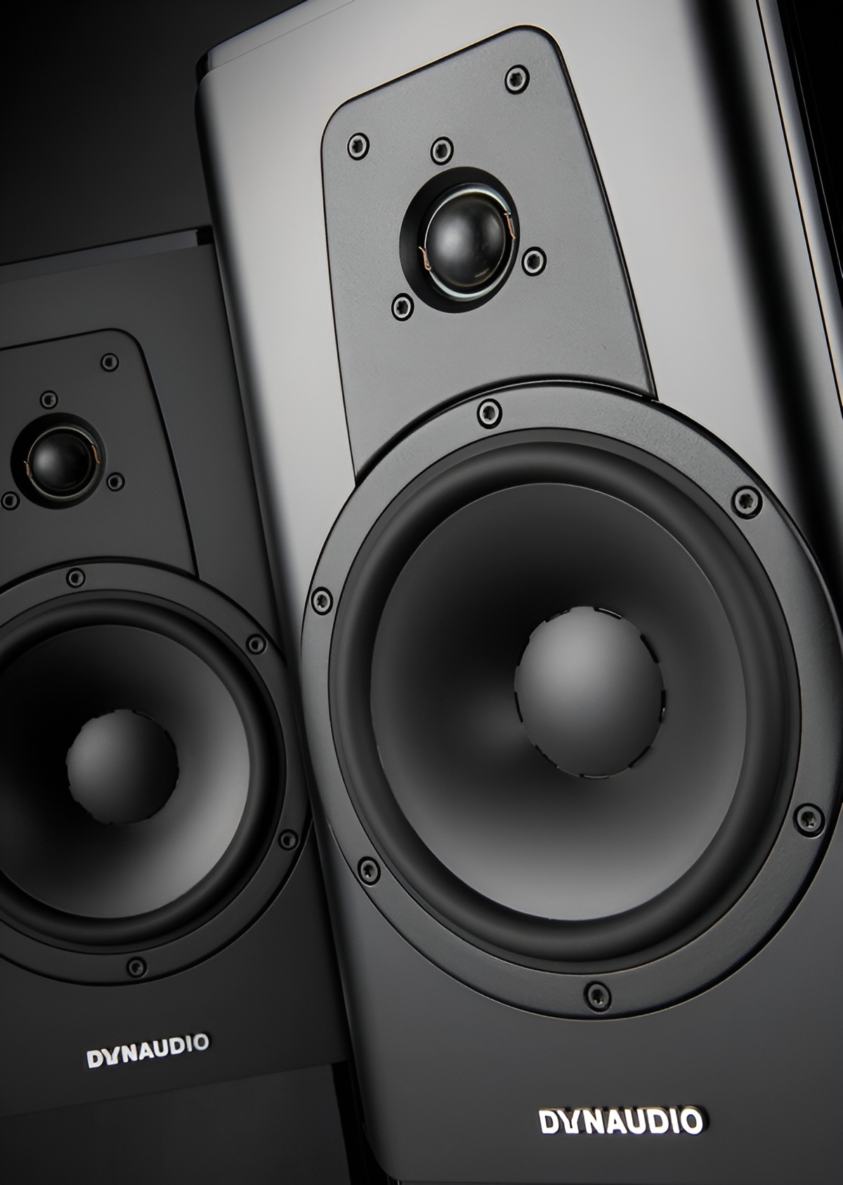 Dynaudio Contour 20 Black Edition Review: Reference Sound in a Compact Speaker 9 The overall design, as its name suggests, is identical to the previous Contour 20i. Aside from the rear duct, it's difficult to discern any significant differences.