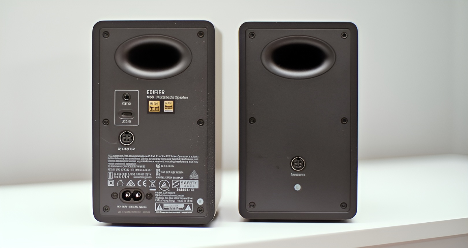 Edifier M60 Review: Tiny Active Speakers With Shockingly Big Sound 13 When connected via wire, you can be sure of a complete absence of delay, although I was completely satisfied with the connection via Bluetooth.