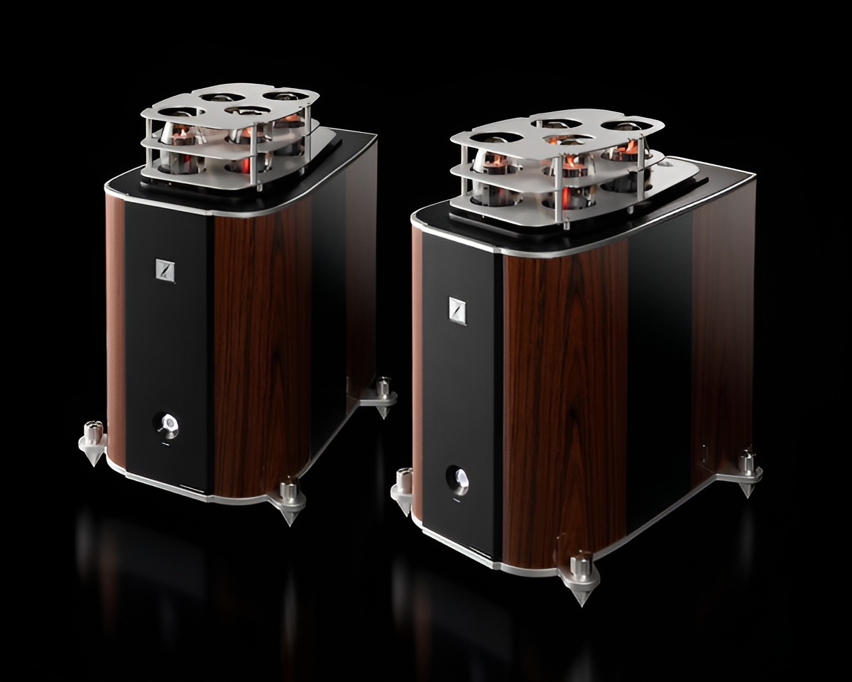 Fjord Audio P150: A No-Compromise Class A Tube Monoblock 9 First, the design. It's said to be inspired by the image of a Norwegian fjord, and its grandeur and beauty are truly captured in the design.