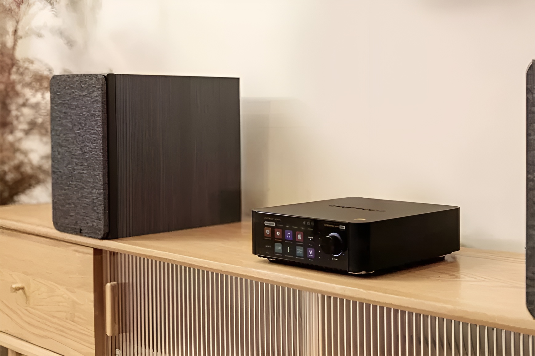 Starke Sound Beta5: Compact Bookshelf Speakers with Smart Eversolo Integration 10 According to Starke Sound, this integration is designed to simplify the installation process, taking into account factors such as impedance matching, energy efficiency, and speaker placement in stereo, multichannel, and gaming audio systems.