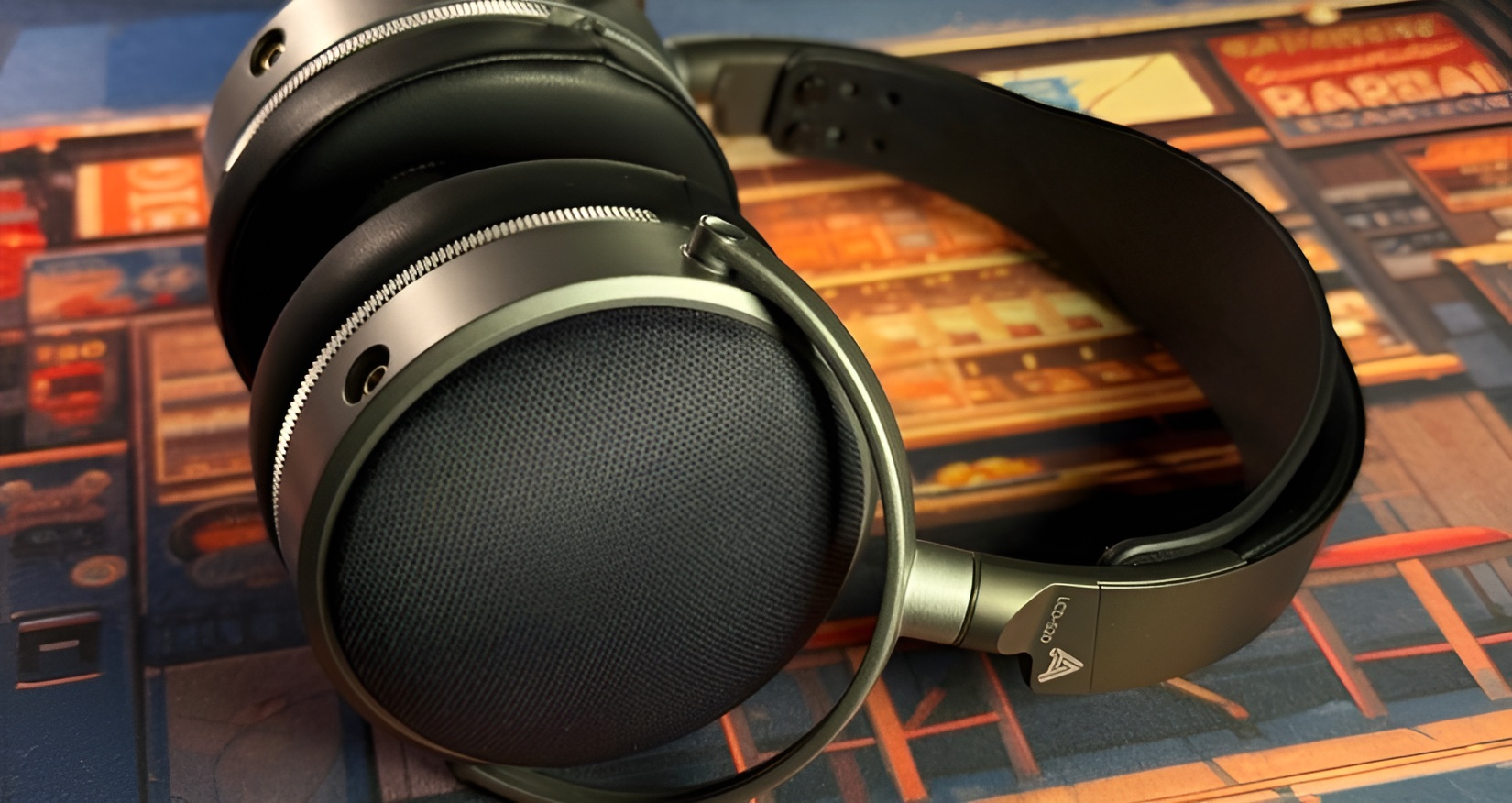 Audeze LCD-S20 Review: Professional Planar Sound Without Open-Back Limits 10 These headphones have a noticeably wider stage precisely thanks to SLAM technology