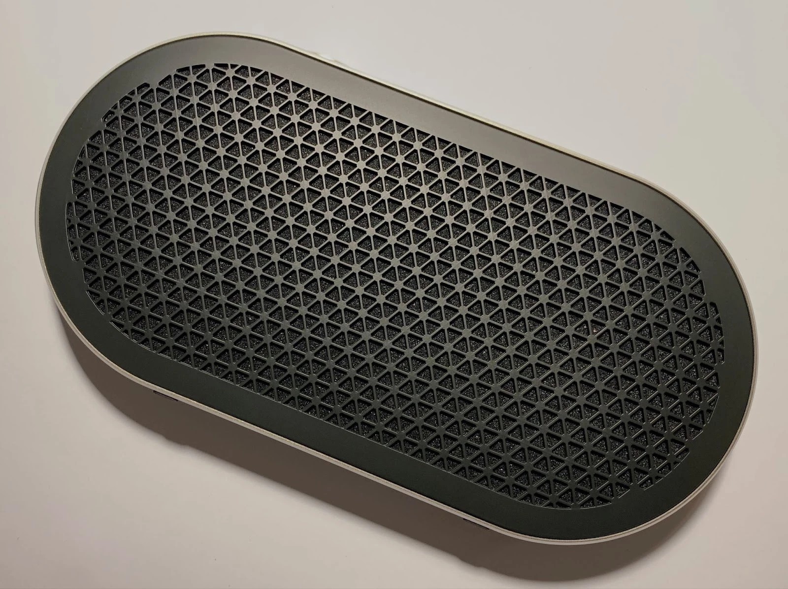 Best Hi-Fi & Audio Gear of 2025: The Products That Still Matter Going Into 2026 12 In terms of its dimensions, the Katch G2 cannot and does not try to replace a full-fledged home speaker, but given the compact body and weight of a little more than a kilogram, its sound is truly impressive.