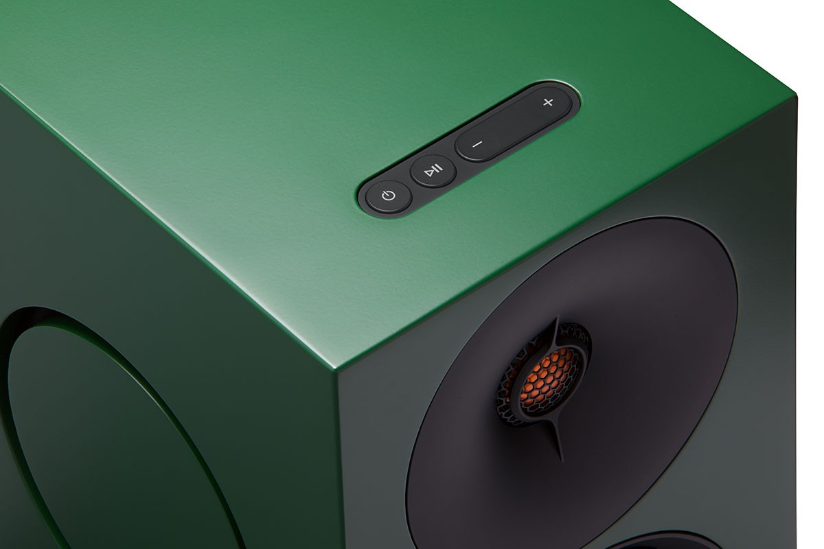 Cambridge Audio Builds a Full Hi-Fi System Into a Pair of Speakers 9 The Cambridge Audio L/RX and Cambridge Audio L/RM models are designed as complete hi-fi systems.