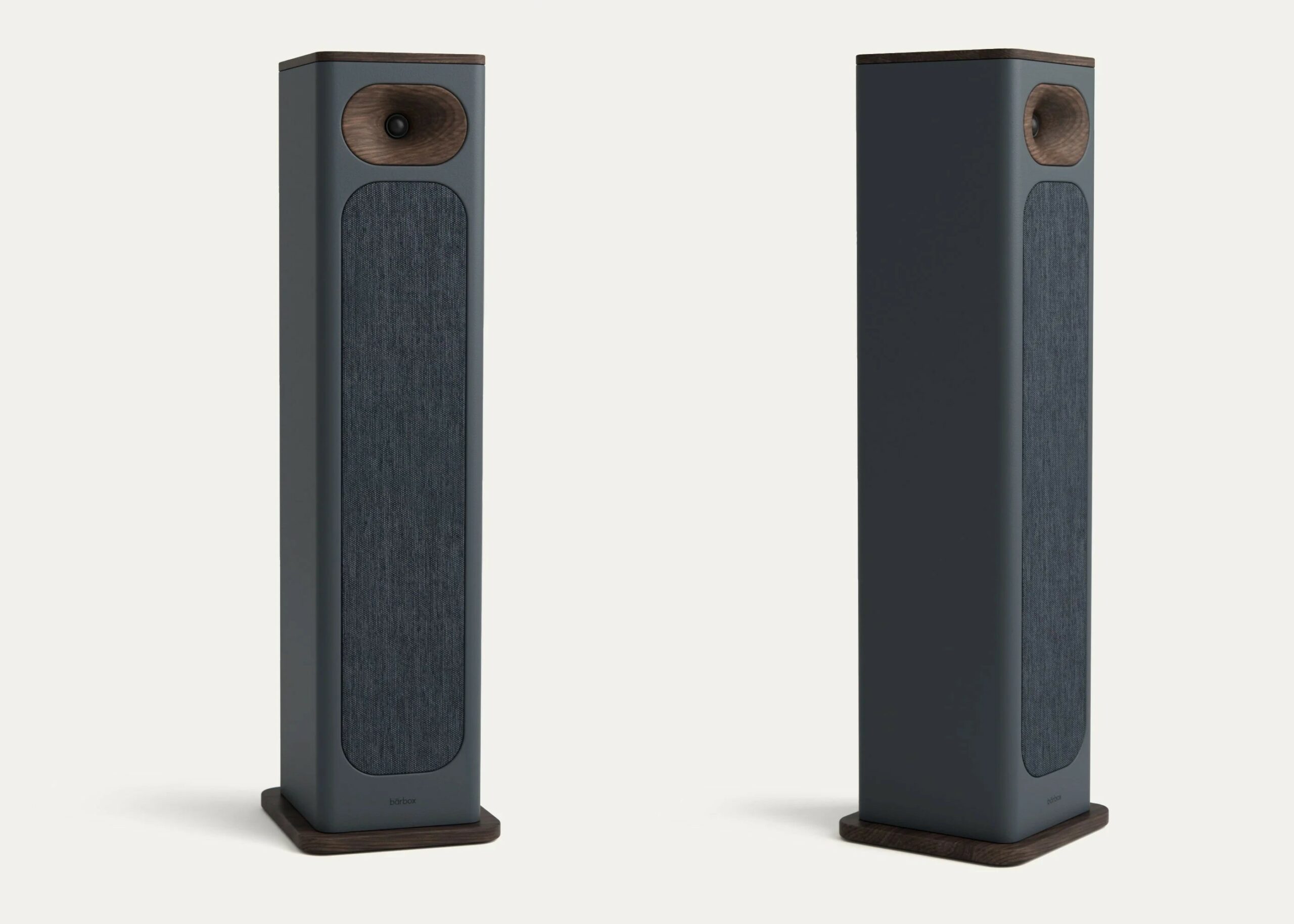 Bärbox A.01 & A.02: Handcrafted German Loudspeakers with Horn Technology 9 The Bärbox A.01 measures 100 x 22 x 24 centimeters and weighs 17 kilograms. Its specified frequency range is 38 Hz to 20 kHz. Its impedance is eight ohms and its specified sensitivity is 86 dB (2.83 volts/1 meter).