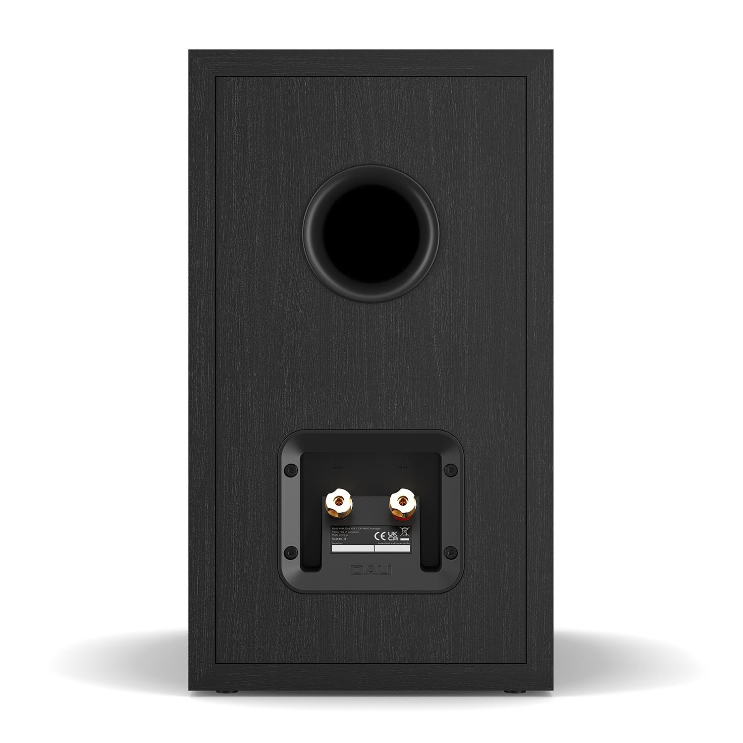 DALI SONIK 3: Powerful Compact Speakers With True Hi-Fi Sound 11 The unique "Clarity Cone" cones on the bass/midrange drivers are designed in a lightweight and resonant combination of paper and wood fiber.