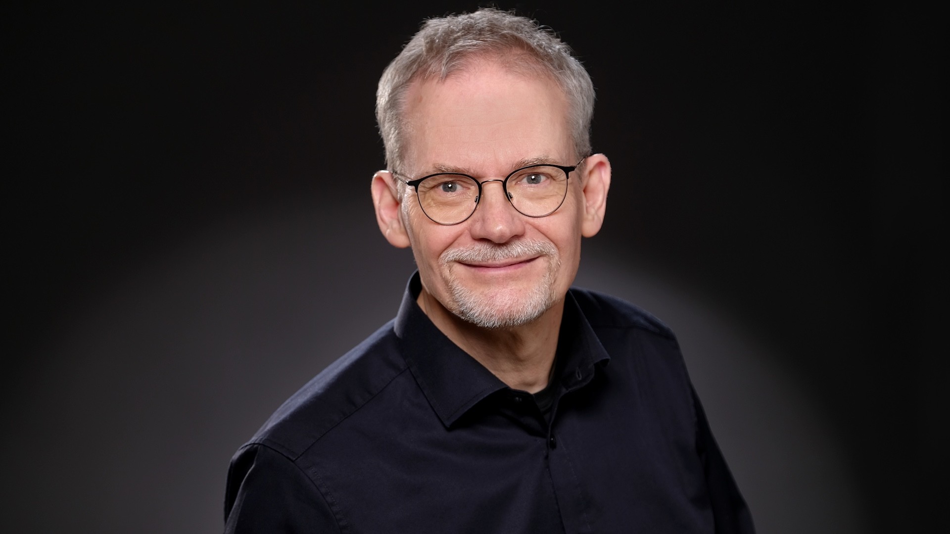 Grell OAE2: Open-Back Headphones with Front-Facing Sound for Natural Listening 10 Headphone specialist Axel Grell wants to develop headphones that break with conventions.