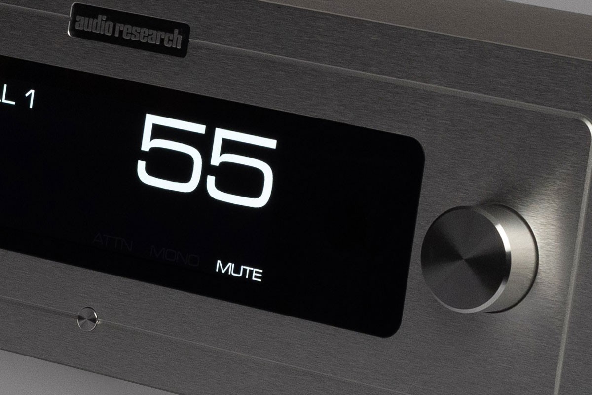 Audio Research LS-3: A modern, fully balanced line stage with classic ARC DNA 9 The actual voltage amplification is handled by bipolar transistors, while the output stage operates in Class A.