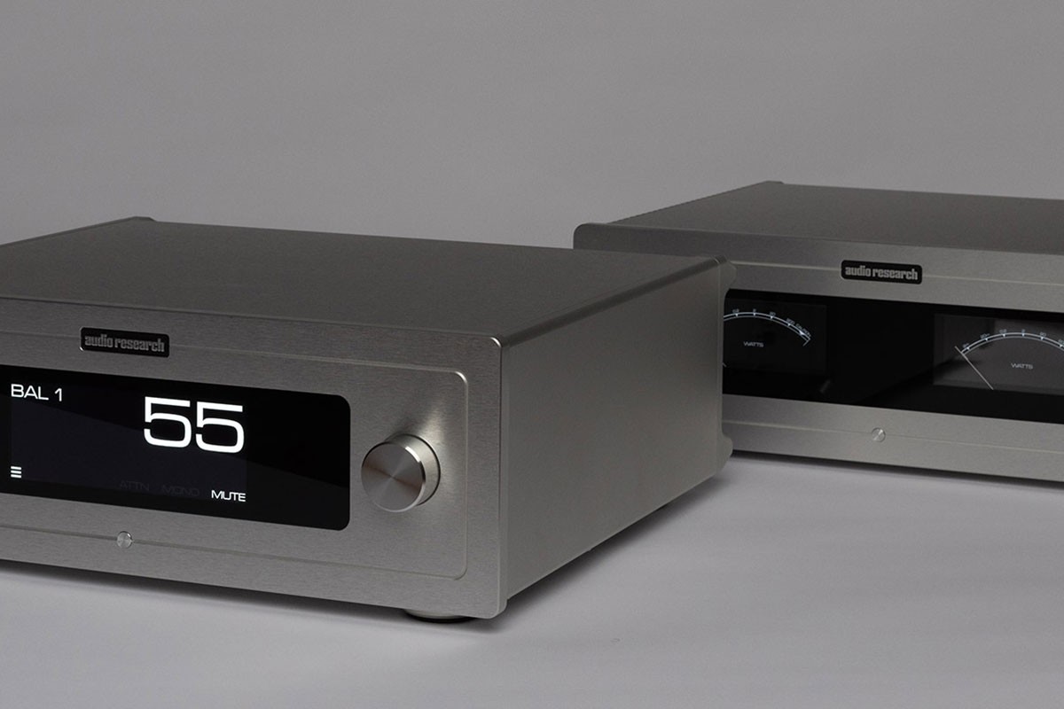 Audio Research LS-3: A modern, fully balanced line stage with classic ARC DNA 10 Audio Research places particular emphasis on the consistently dual-mono signal path. Each channel has its own power transformer and a separate, linear power supply with a non-cascaded voltage reference.