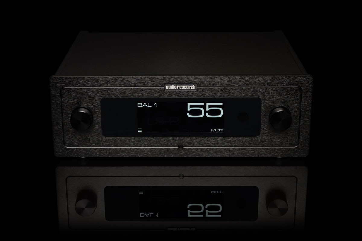Audio Research LS-3: A modern, fully balanced line stage with classic ARC DNA 11 With a gain of 20 dB at both the balanced and unbalanced outputs, the LS-3 is designed for use with a wide variety of power amplifiers.