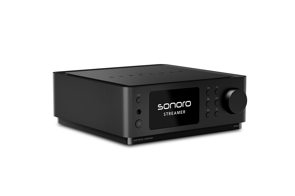 sonoro’s New STREAMER & AMPLIFIER Promise Clean Sound and Seamless Multiroom Integration 9 In daily use, both devices feature a 4-inch display that clearly shows sources, playback status, and system settings.