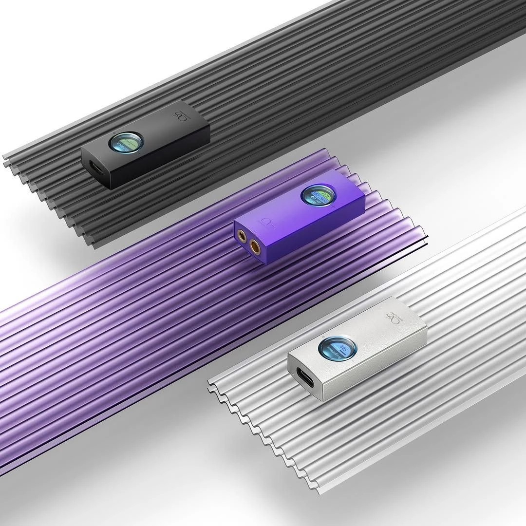 Shanling UA1 II: A Tiny USB DAC With Balanced Power, Dual DACs and a Built-In Screen 11 With a weight of about 17.5 g and dimensions of 52 × 22 × 13 mm, the UA1 II easily fits in a pocket, but it is not lost in its capabilities.