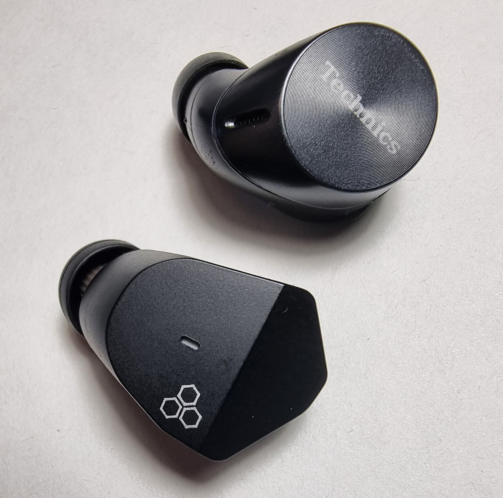 Final Audio ZE2000 Review: Japanese Tuning in a Budget Wireless Earbud 13 Comparing these headphones, you immediately notice how much the Technics AZ60 has a low midrange, the highs are less informative and transparent, the bass is more resonant and less textured. But the Technics have noise reduction/transparency modes.