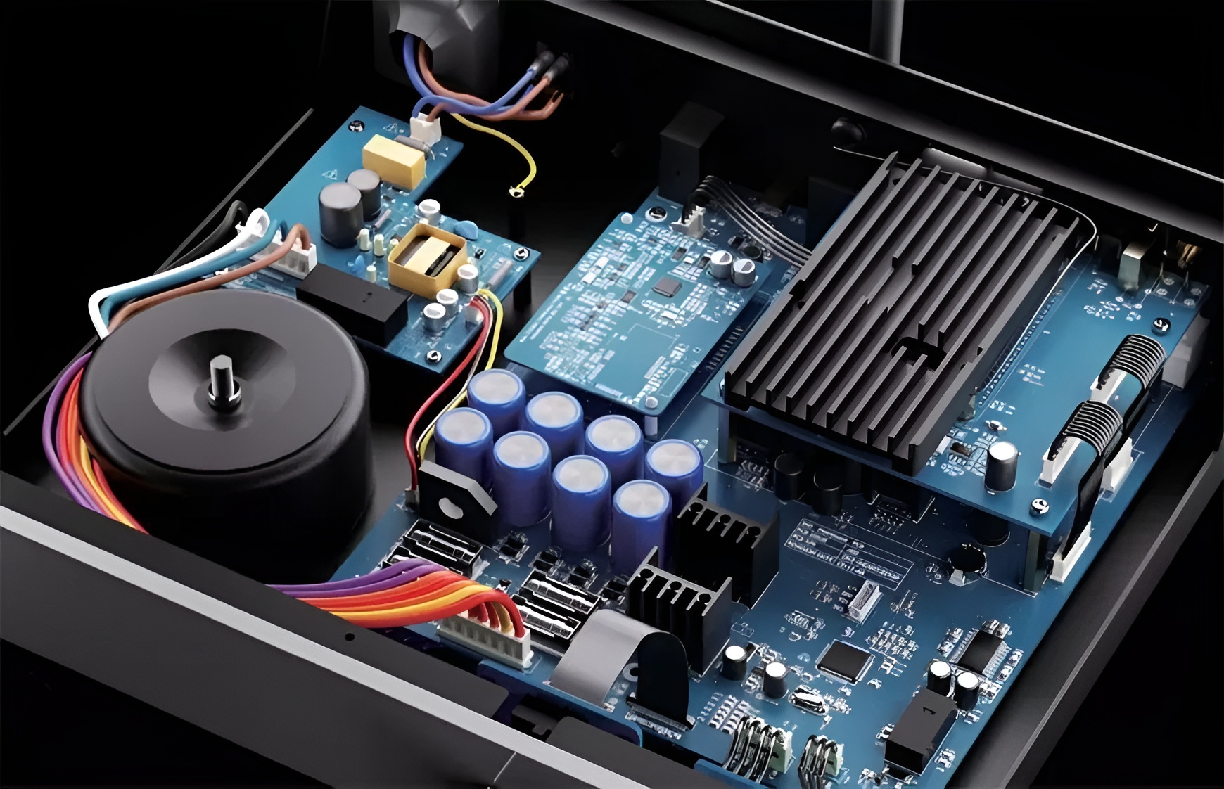 Leak TruStream: A Premium Network Streamer for Modern Audiophile Systems 9 Inside the Leak TruStream is an ESS ES9038Q2M DAC with HyperStream II architecture, delivering high-resolution playback up to 32-bit/768 kHz PCM and DSD512.