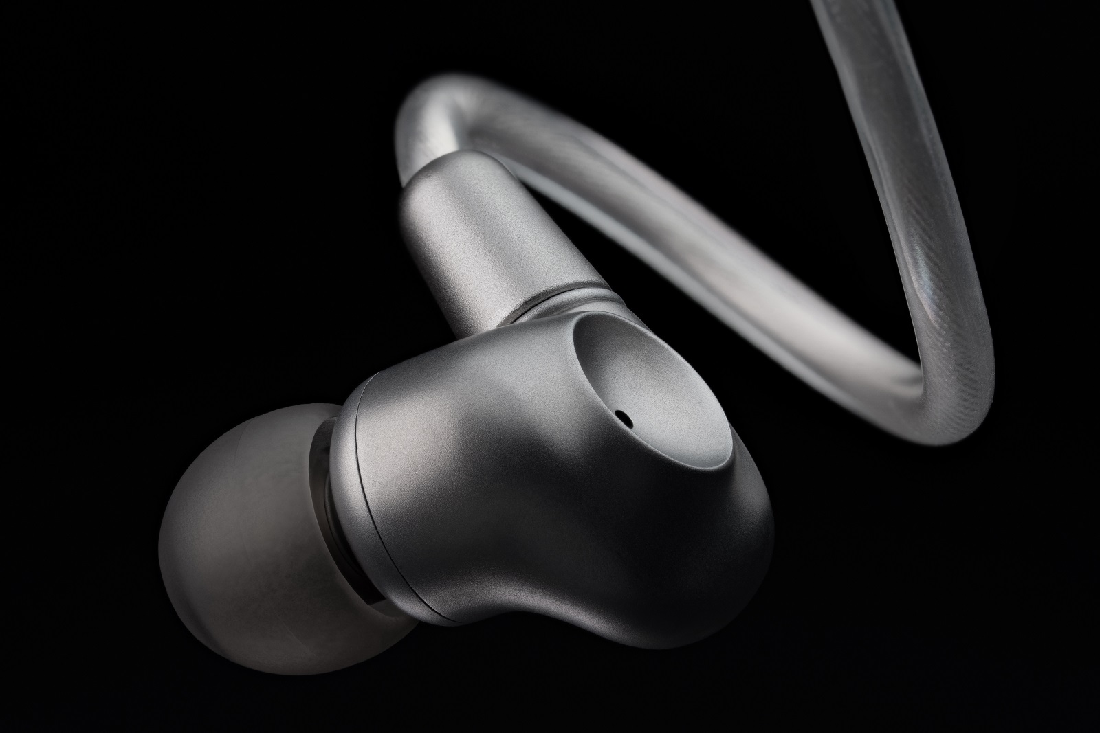 Meze Audio Astru: Titanium IEMs with 80-Layer Gold Driver Promise Flagship Sound Without the Flagship Price 16 20260310161022 2026 03