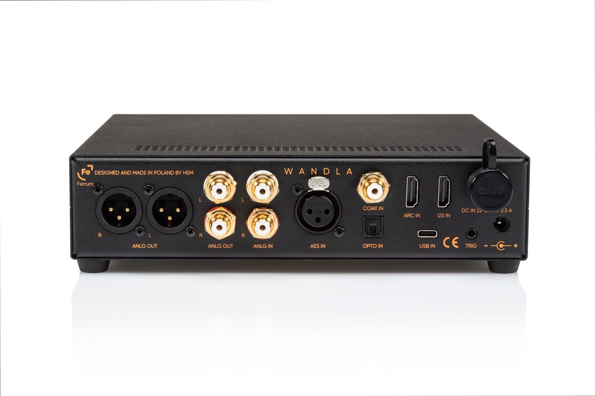 Ferrum WANDLA GoldenSound Edition Gen 2: Precision Digital Audio with Powerful DSP Tuning 13 The Ferrum WANDLA can be paired with the HYPSOS hybrid power supply to further optimize performance and system stability.