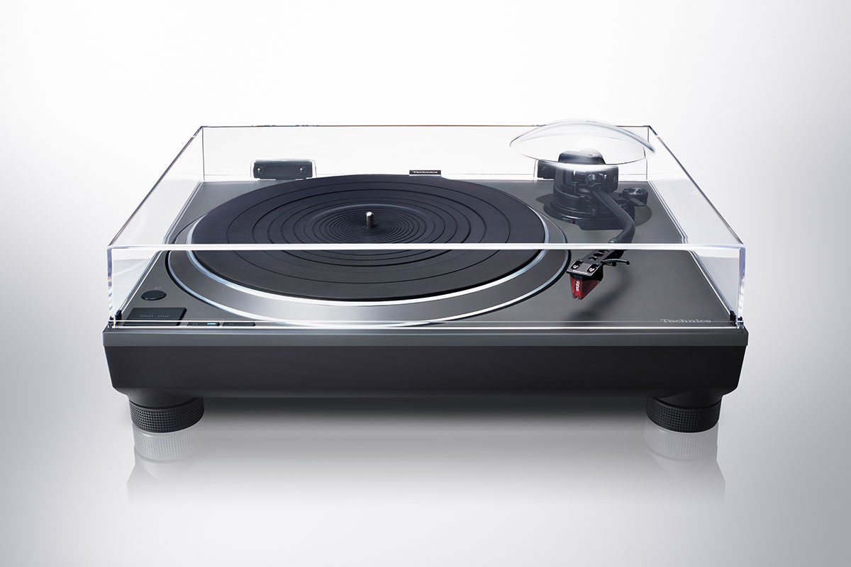 Technics SL-1500CS Might Be the Perfect Audiophile Turntable Under $1,200 13 Built-in phono stage and auto tonearm lift make the SL-1500CS as practical as it is audiophile-focused.