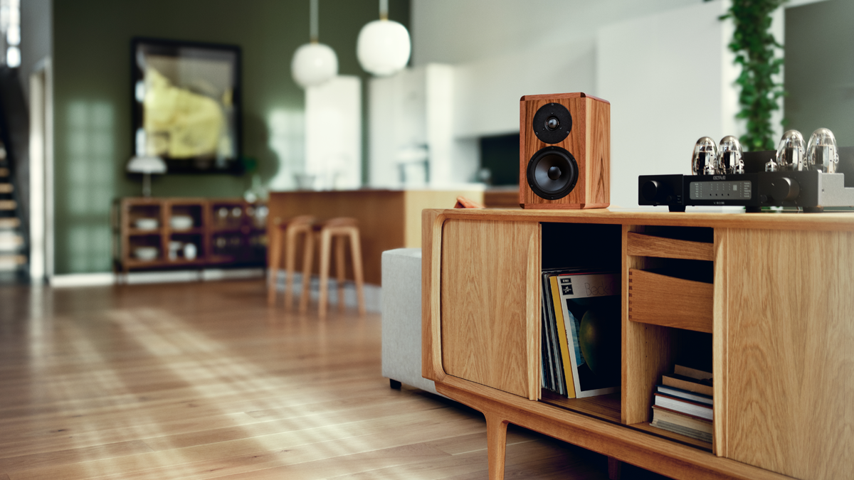 Dynaudio Legend: Ultra-Compact Reference Monitor with Esotar 3 Precision 9 20260327175049 2026 03 27 DynaudioLegend NaturalRosewood LS 16