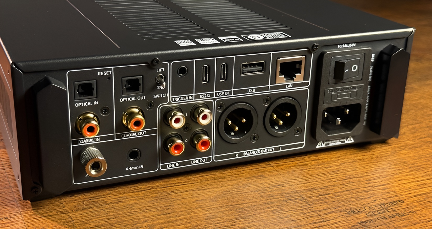 FiiO K17 Review: High-End Desktop DAC/Amp with Serious Flexibility 11 Fiio k17 features extensive connectivity options.